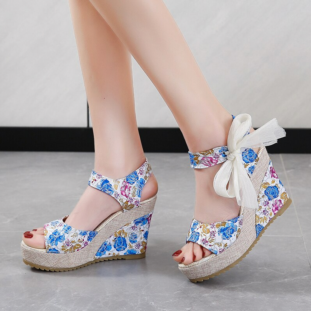 Lace Leisure Platform Heels