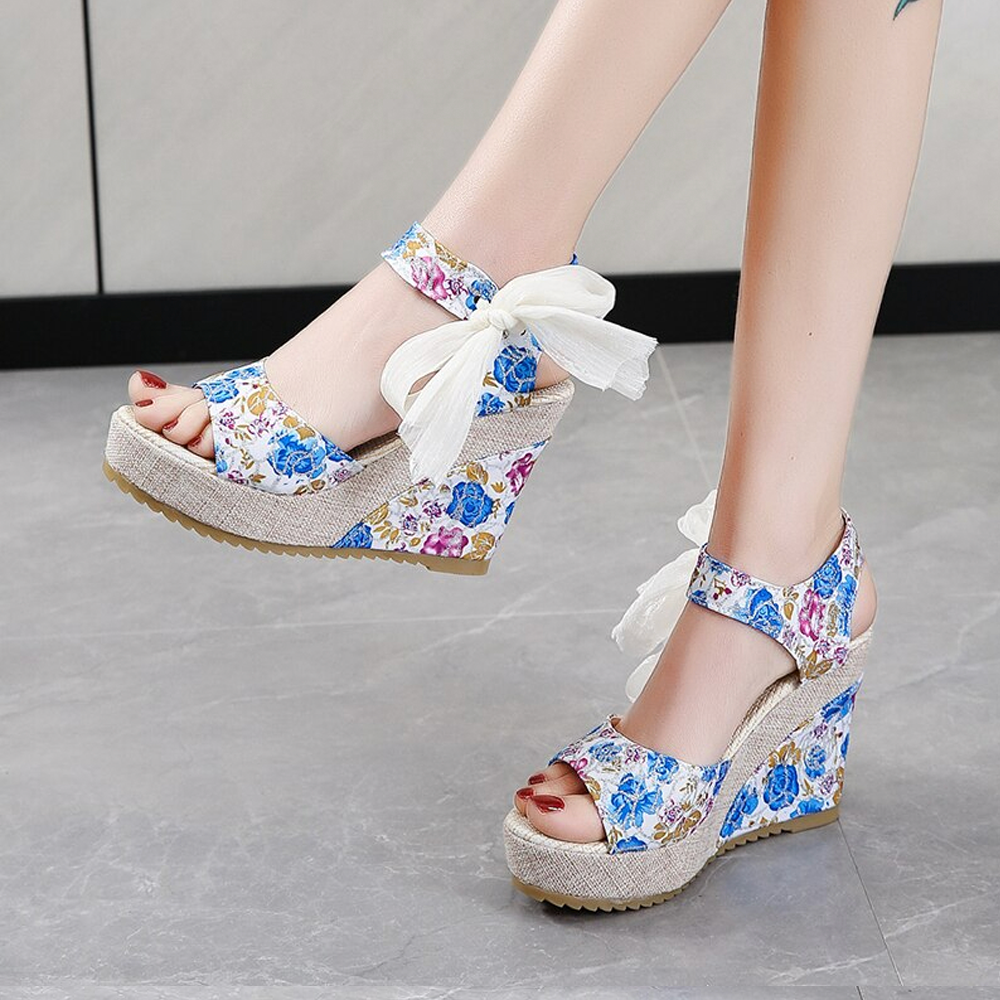 Lace Leisure Platform Heels