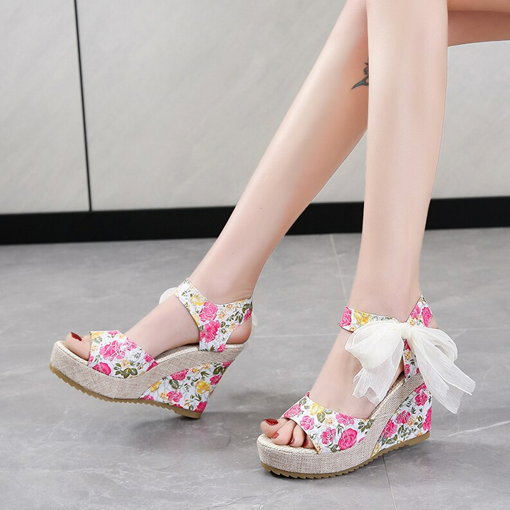 Lace Leisure Platform Heels