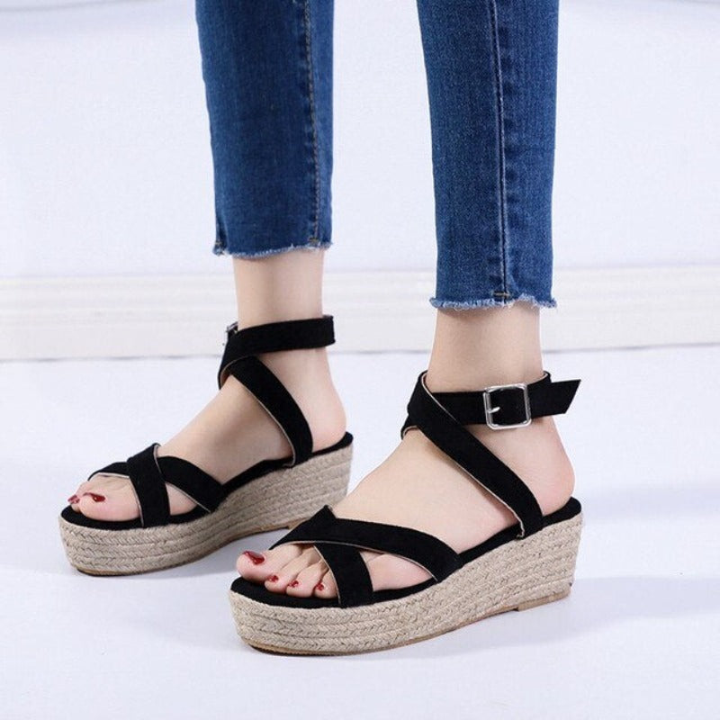 Thick Bottom Ladies Medium Casual Belt Buckle Sandals