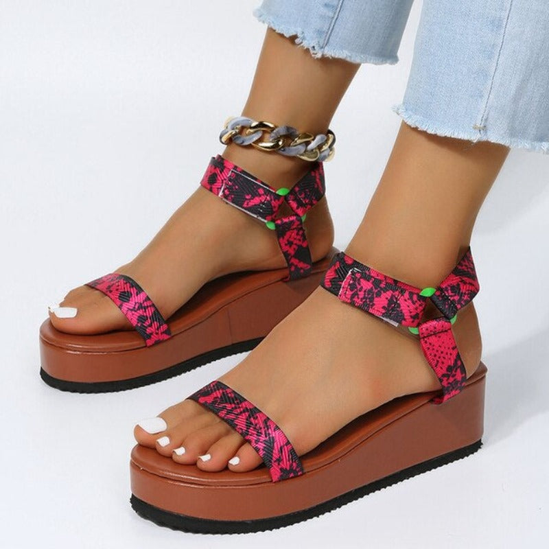 Buckle Strap Medium High Gladiator Sandals