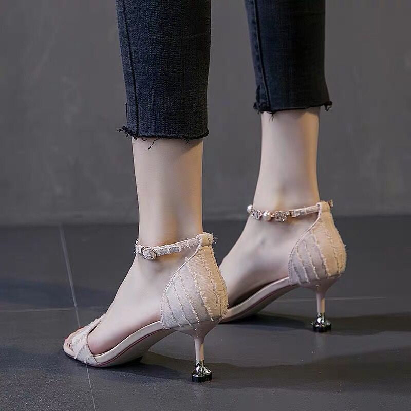 One-Button Sandals With Heel