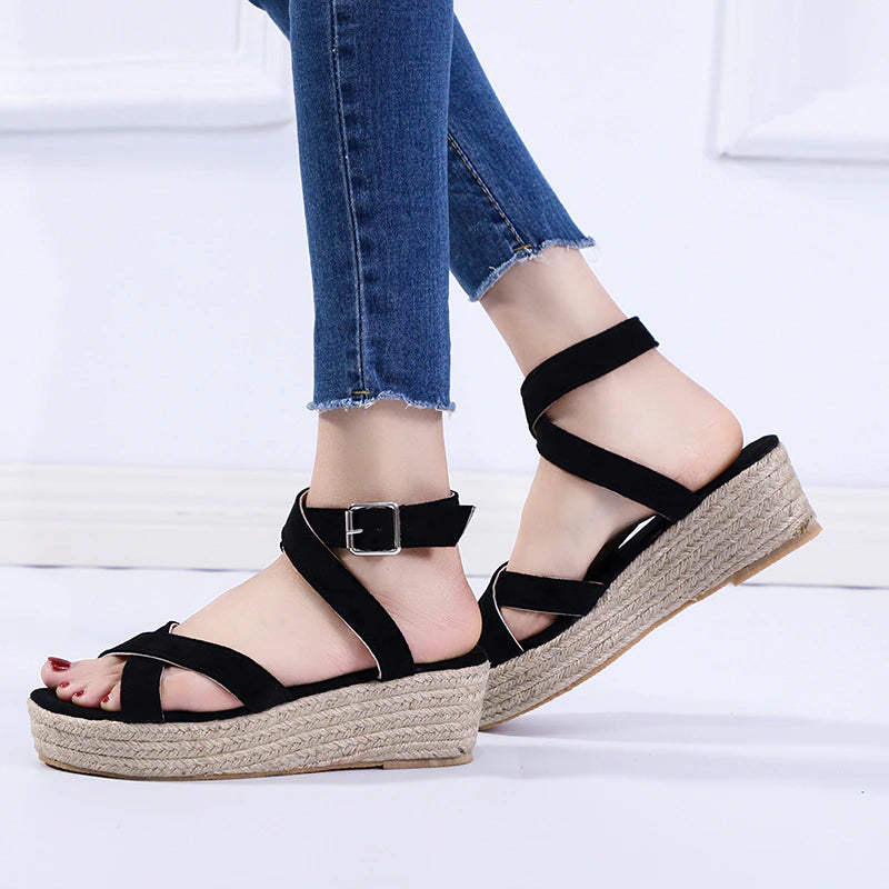 Thick Bottom Ladies Medium Casual Belt Buckle Sandals