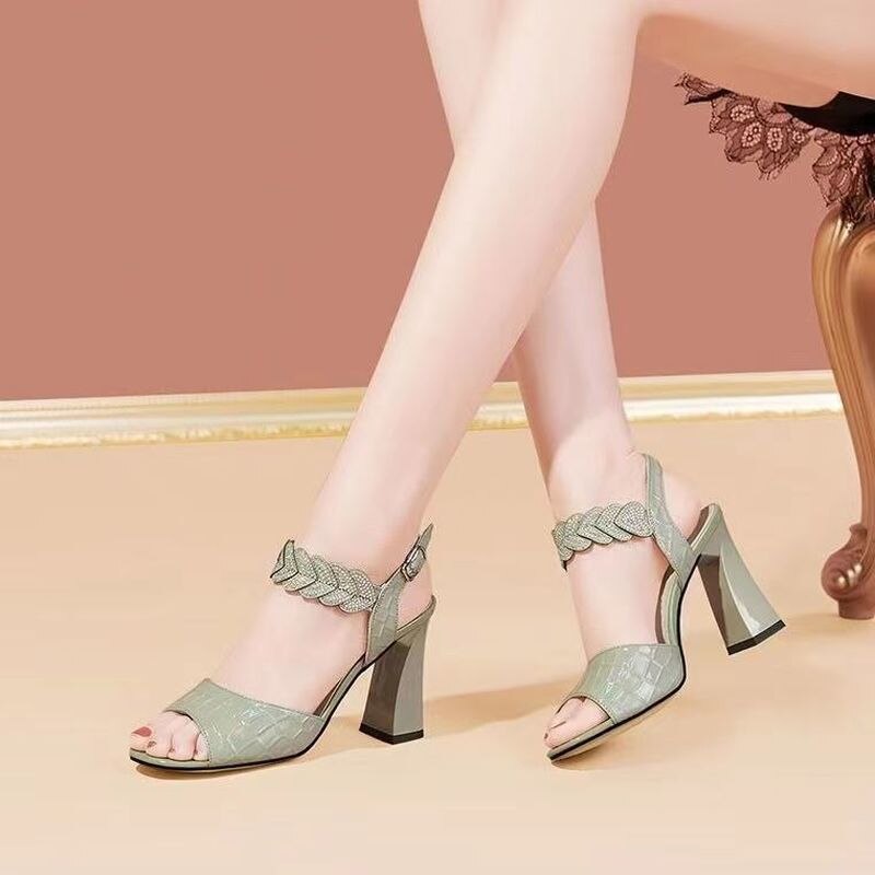 Korean-style women's high heel