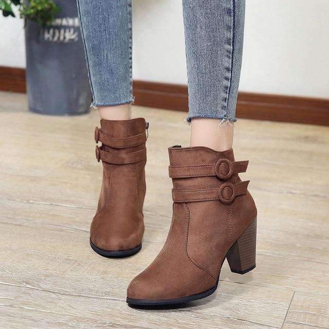 Autumn Boots With Classic Zipper Style